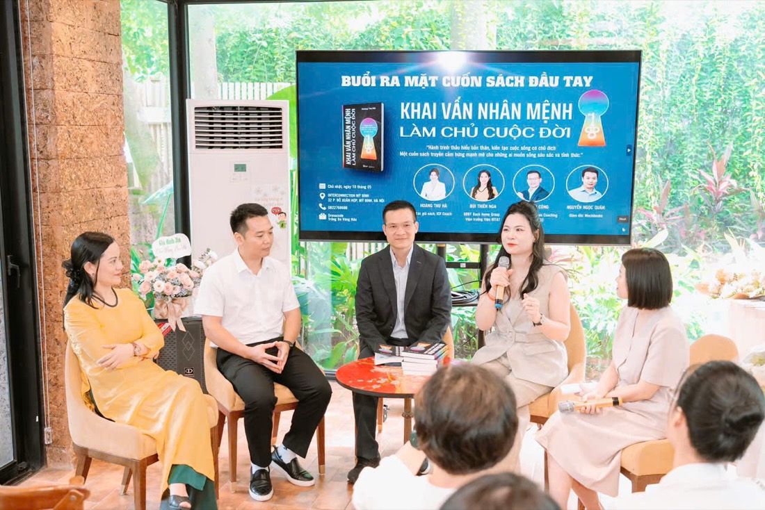 Buổi ra mắt cuốn sách đầu tay Khai Vấn Nhân Mệnh – Làm Chủ Cuộc Đời