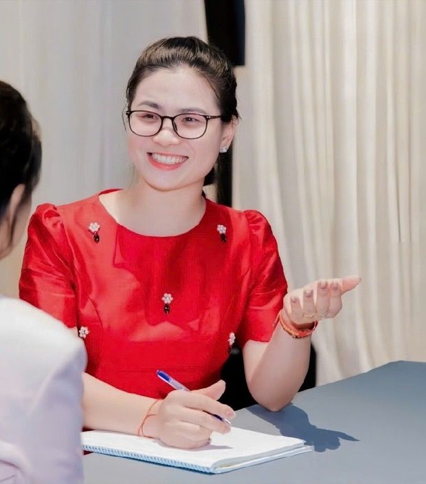 Hoàng Thu Hà trong một buổi khai vấn 1-1